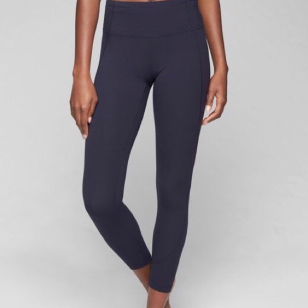 Athleta Salutation 7/8 tight in Powervita